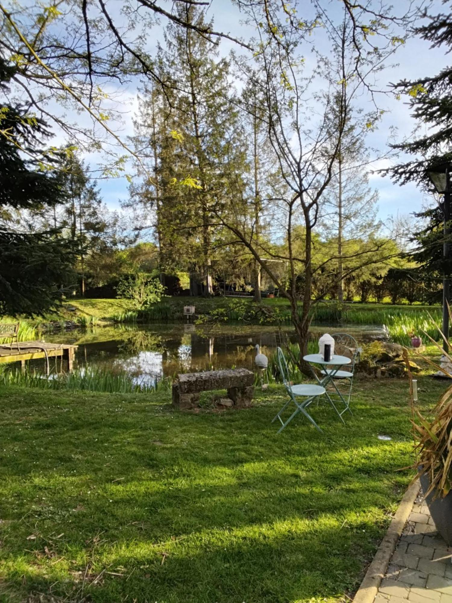 Au Petit Bonheur De Seraphine Saint-Aubin  Экстерьер фото